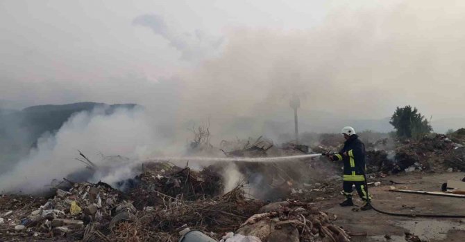 Hatay’da çöplük alanda yangın çıktı