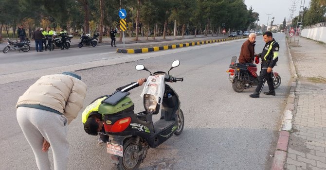 Tescilsiz 10 motosiklet ve 1 araç trafikten men edildi