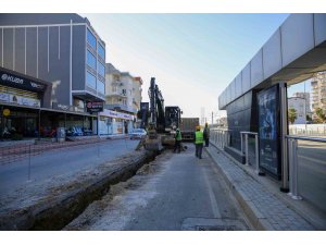 Büyükşehir Belediyesi Varsak’ta eski içme suyu hattını yeniliyor