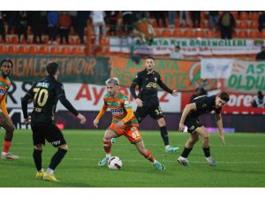 Trendyol Süper Lig: Alanyaspor: 0 - MKE Ankaragücü: 0 (İlk yarı)