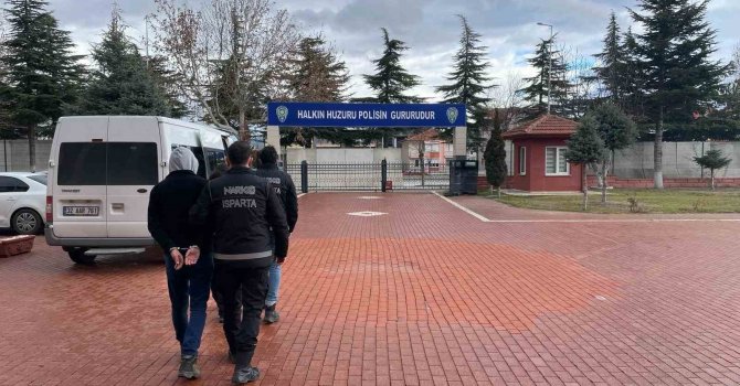 Isparta’da hapis cezası ile aranan 2 şahıs yakalandı