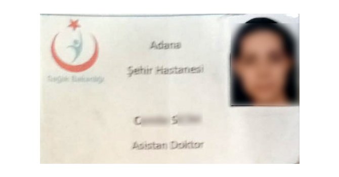 Hastanede işlerini kolaylaştırmak için sahte doktor oldu