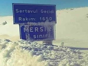 Sertavul Geçidi’nde kar lastiği olmayan araçların geçişine izin verilmiyor