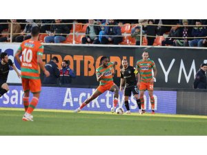 Trendyol Süper Lig: Alanyaspor: 1 - Pendikspor: 1 (Maç sonucu)