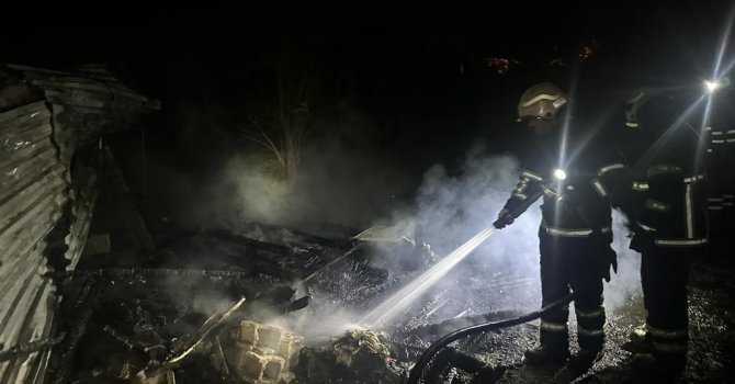 Dörtyol’da yanan baraka kullanılmaz hale geldi