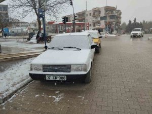 Antalya’nın Korkuteli ilçesinde kar yağışı başladı