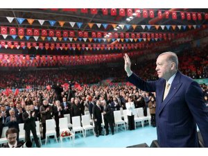 Cumhurbaşkanı Erdoğan: "Hükümetimizin gündeminin değişmez ilk maddesi depremde yıkılan şehirlerimizin yeniden inşası ve ihyasıdır"