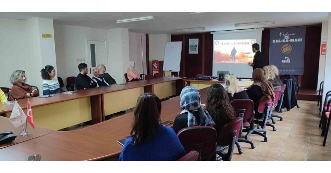 Mersin’de vatandaşlar terör faaliyetleri konusunda bilgilendiriliyor