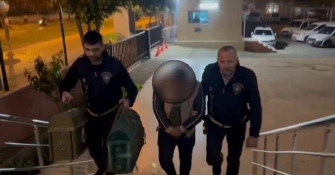 Antalya’da horoz dövüştüren 5 kişi yakalandı