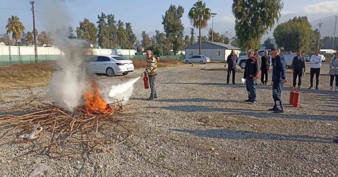 İskenderun’da konteyner kent sakinlerine yangın eğitimi verildi