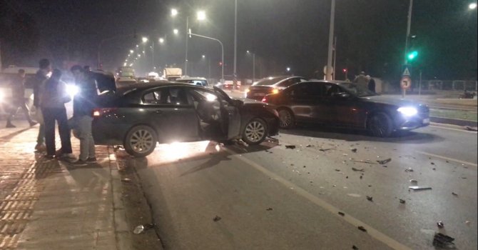 Mersin’de otomobiller çarpıştı: 3 yaralı