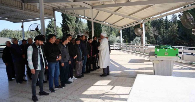 Marmara’da batan "Batuhan A" gemisinde ölen kadın mürettebat Adana’da toprağa verildi