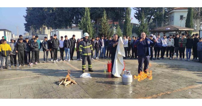 Hatay’da öğrencilere yangın eğitimi verildi