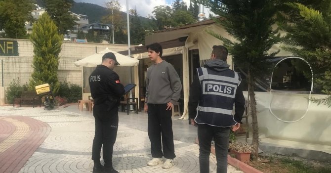 Alanya’da okul servis araçları ve okul çevrelerine denetim