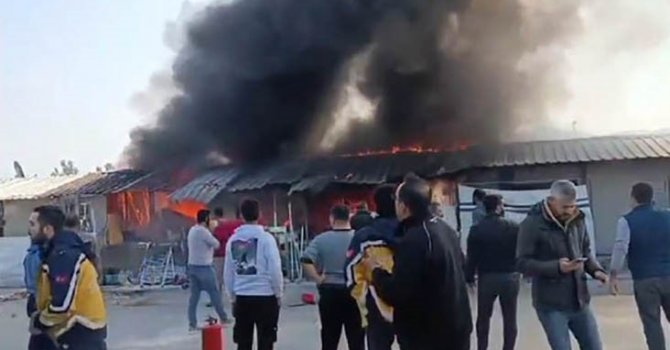 3 konteynerin alevlere teslim olduğu yangında, anne ve evladı yaralandı