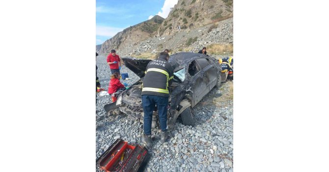 Hatay’da otomobil uçuruma yuvarlandı: 1 ölü, 1 ağır yaralı