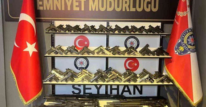 Seyhan polisi kendi rekorunu kırdı: 7 günde 90 silah ele geçirdi