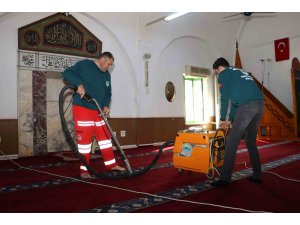 Toroslar’da camiler Ramazan ayına hazırlanıyor