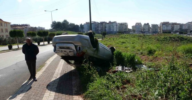 Manavgat’ta otomobil takla attı: 1 yaralı