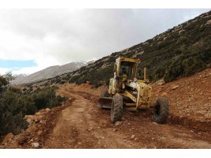 Bayındır Yayla Yolu ulaşıma elverişli hale getiriliyor