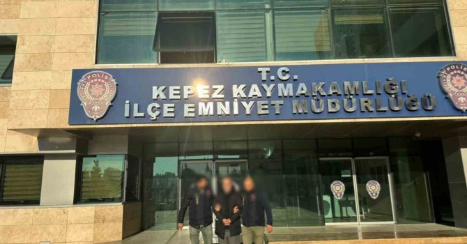 Antalya’da aranan 2 hükümlü yakalandı