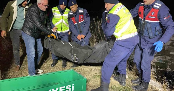 Kayıp olarak aranan genç, su kanalında kaza yapmış halde ölü bulundu