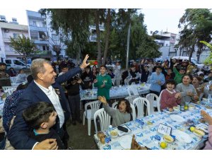 Başkan Seçer, iftar sofrasında vatandaşlarla bir araya geldi