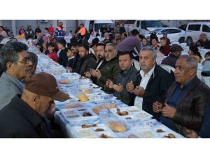 Büyükşehir her gün bir mahallede iftar sofrası kuruyor