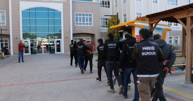 Burdur’da uyuşturucu operasyonu: 11 şüpheli tutuklandı