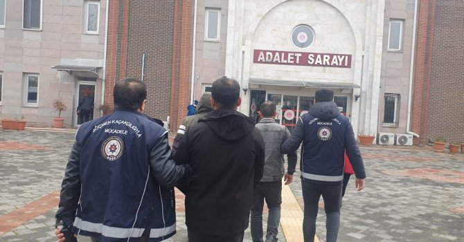 Isparta’da göçmen kaçakçılığından 3 kişi tutuklandı