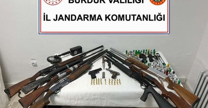 Burdur’da uyuşturucu ve kaçakçılık operasyonları: 2 şahıs tutuklandı