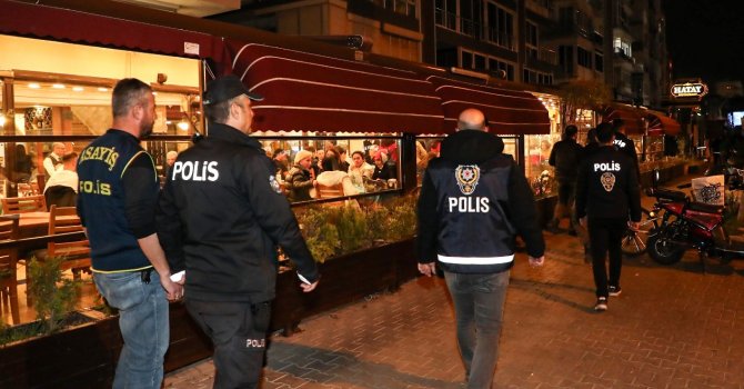 Mersin polisi umuma açık mekanlarda denetim yaptı