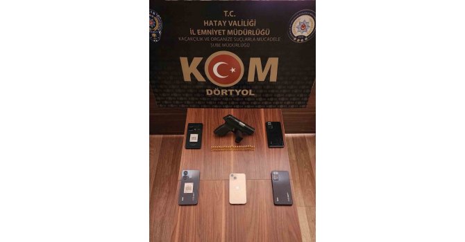 Hatay’da gümrük kaçağı cep telefonu ve silah ele geçirildi