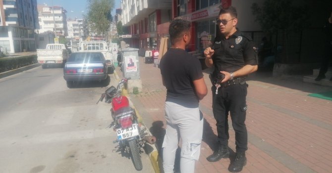 Motosikletin önünü kaldırırken polise yakalandı, önce nasihat ardından 38 bin 291 TL ceza yedi