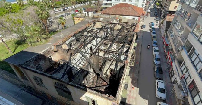 Hatay’da 200 yıllık binadaki yangının sebebi araştırılıyor