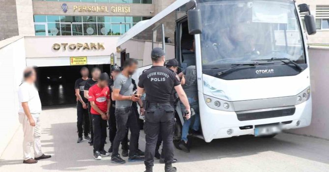 Asayiş ve diğer suçlardan aranan 160 kişiye eş zamanlı operasyon