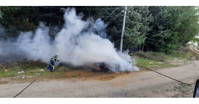 Burdur’da park halindeki araçta yangın