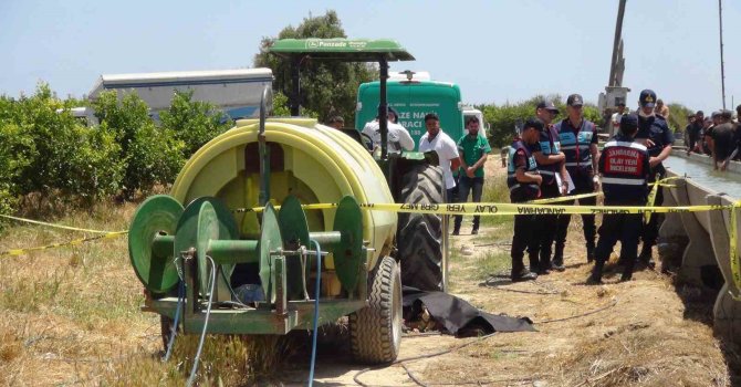 Traktör ile ilaç tankının arasındaki şafta kıyafetleri dolanan kız feci şekilde can verdi