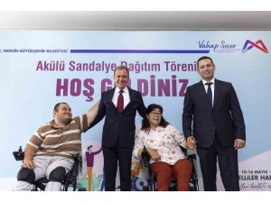 Mersin’de 50 özel bireye akülü sandalye dağıtıldı