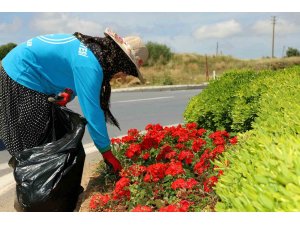 Alanya’da 571 bin 250 adet mevsimlik çiçek toprakla buluştu