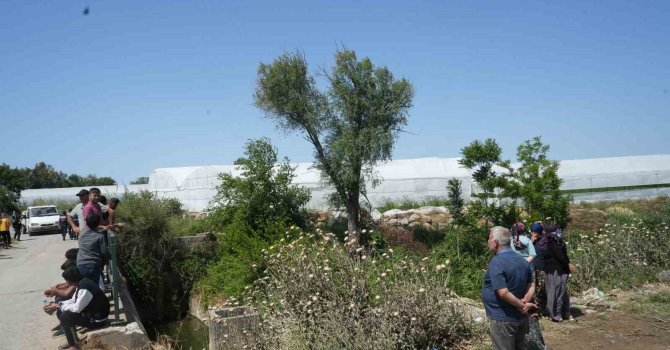 Otomobilin dereye düştüğü kazada ölü sayısı 2’ye yükseldi, kayıp olan çocuk aranıyor