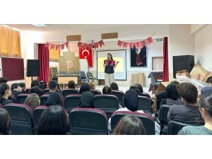 Mersin’de öğrencilere ’siber farkındalık’ eğitimi