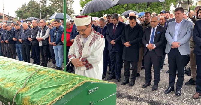 Diyaliz tedavisinin ardından rahatsızlanarak sevk edildiği Antalya’da hayatını kaybeden ikinci hasta da toprağa verildi