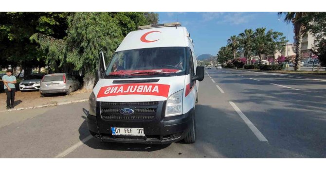 Trafikten men edilen sahte plakalı ambulansla kaçak sigara ticareti polise takıldı