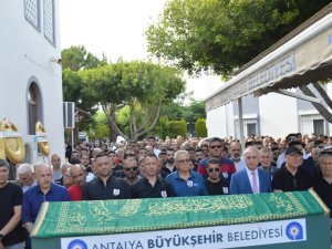 SEVİLEN İŞ İNSANI GÖZYAŞLARIYLA UĞURLANDI