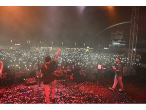 İkilem, Gül Festivali’nde Ispartalılara unutulmaz gece yaşattı