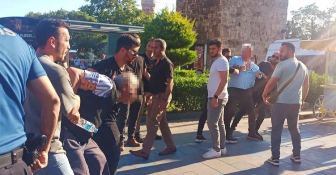 Antalya’da izinsiz ‘kayyum’ açıklamasında arbede