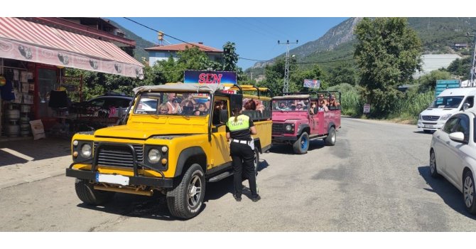 Alanya’da 7 safari aracına ve sürücüsüne ceza kesildi