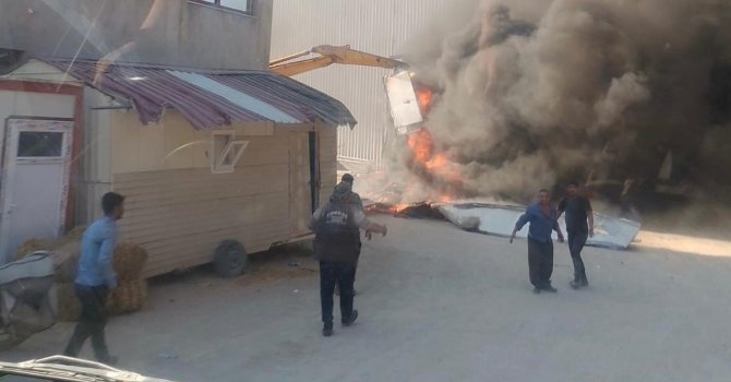 Hatay’da fabrikada çıkan yangın söndürüldü