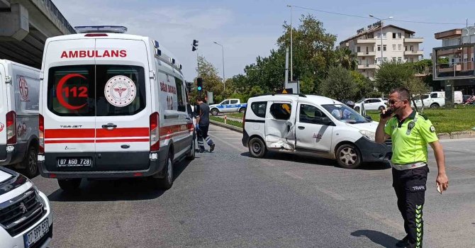 Kazaya giden ambulans kaza yaptı